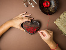 Laden Sie das Bild in den Galerie-Viewer, String Art - DIY Heart